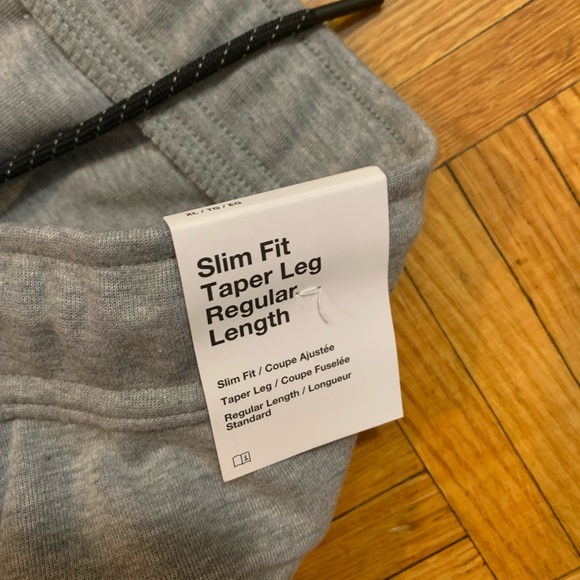 Nike Tech Fleece - new with tag - Picture 2 of 4
